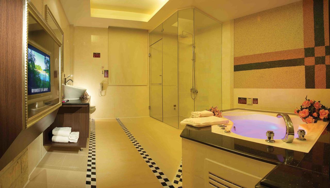 Spring Breeze Boutique Motel Kaohsiung Bagian luar foto